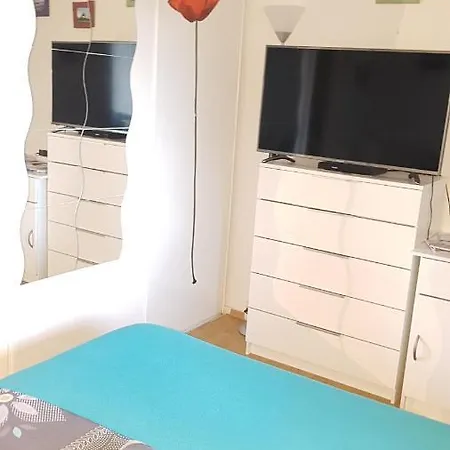 Face A La Gare De Bordeaux